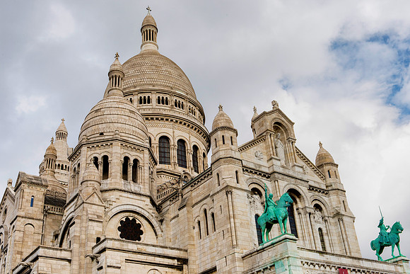 2 Sacre-Coeur, Montmartre Artists Square aka Place du Tertre, Paris, France