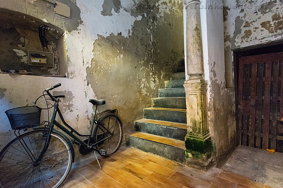 15 Bicylce in Entryway 1, Monterosso al Mare, Italy