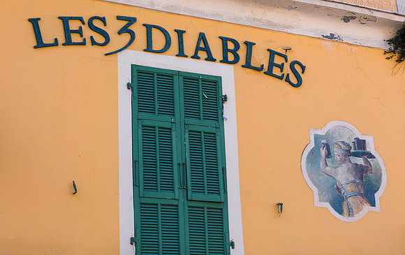 12 Nice, France 2