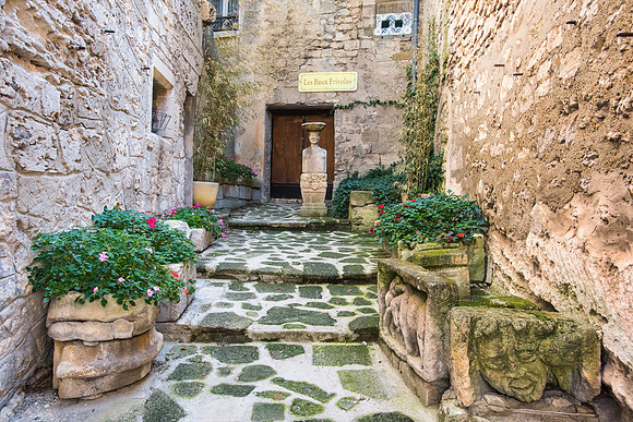 9 Les Baux Frivoles, France