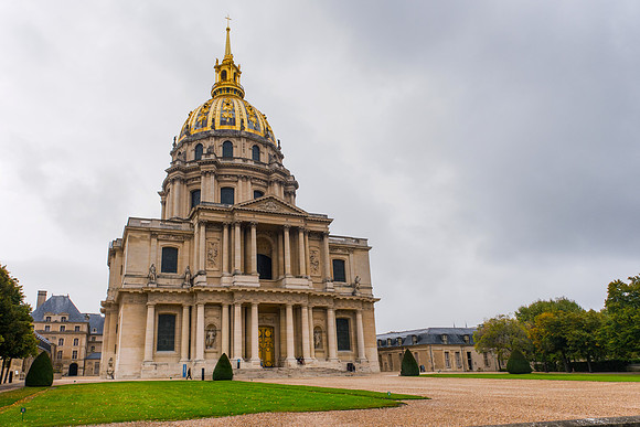 2 Les Invalides, Paris, France 2