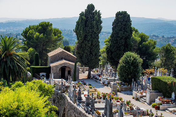 8  Cemetery at St Paul de Vence, France